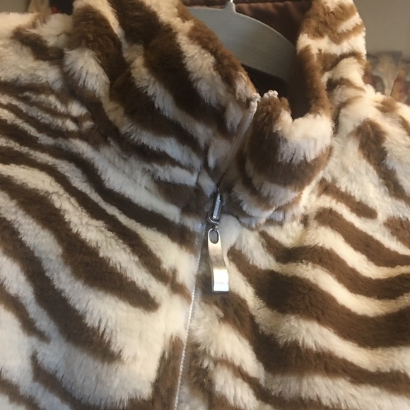 Animal print vest - Picture 3 of 3